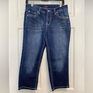 Royalty by YMI Capri Jeans size 6